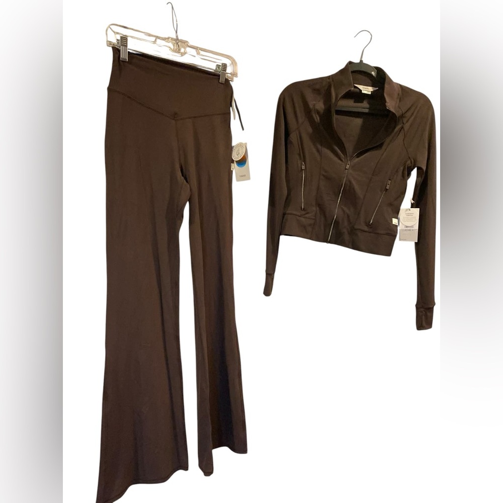 NWT Vuori all the form jacket and flare set FRENCH ROAST Size M